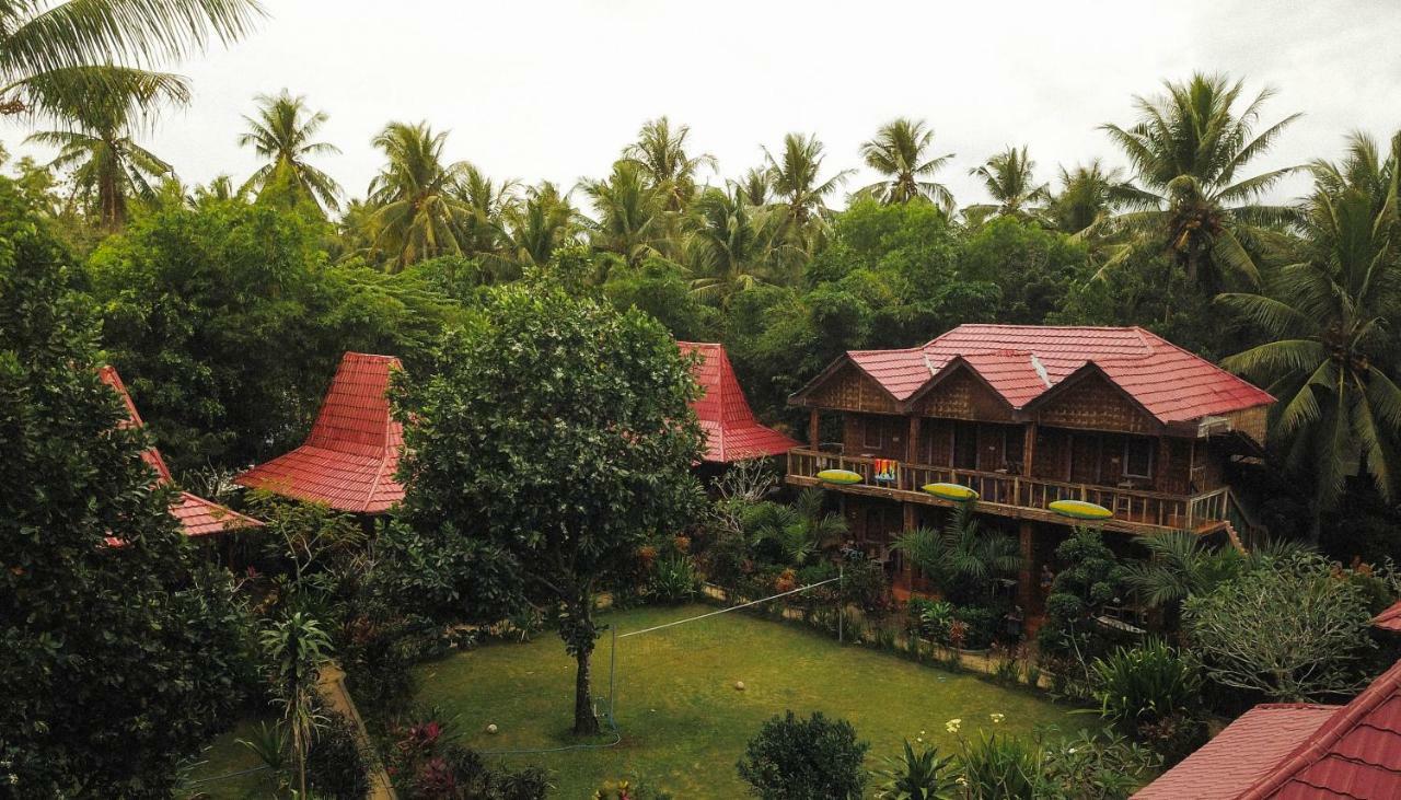 Mojosurf Camp Red Island Pasanggaran Exterior foto