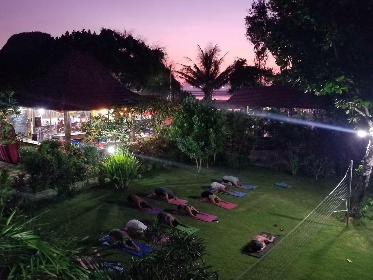 Mojosurf Camp Red Island Pasanggaran Exterior foto